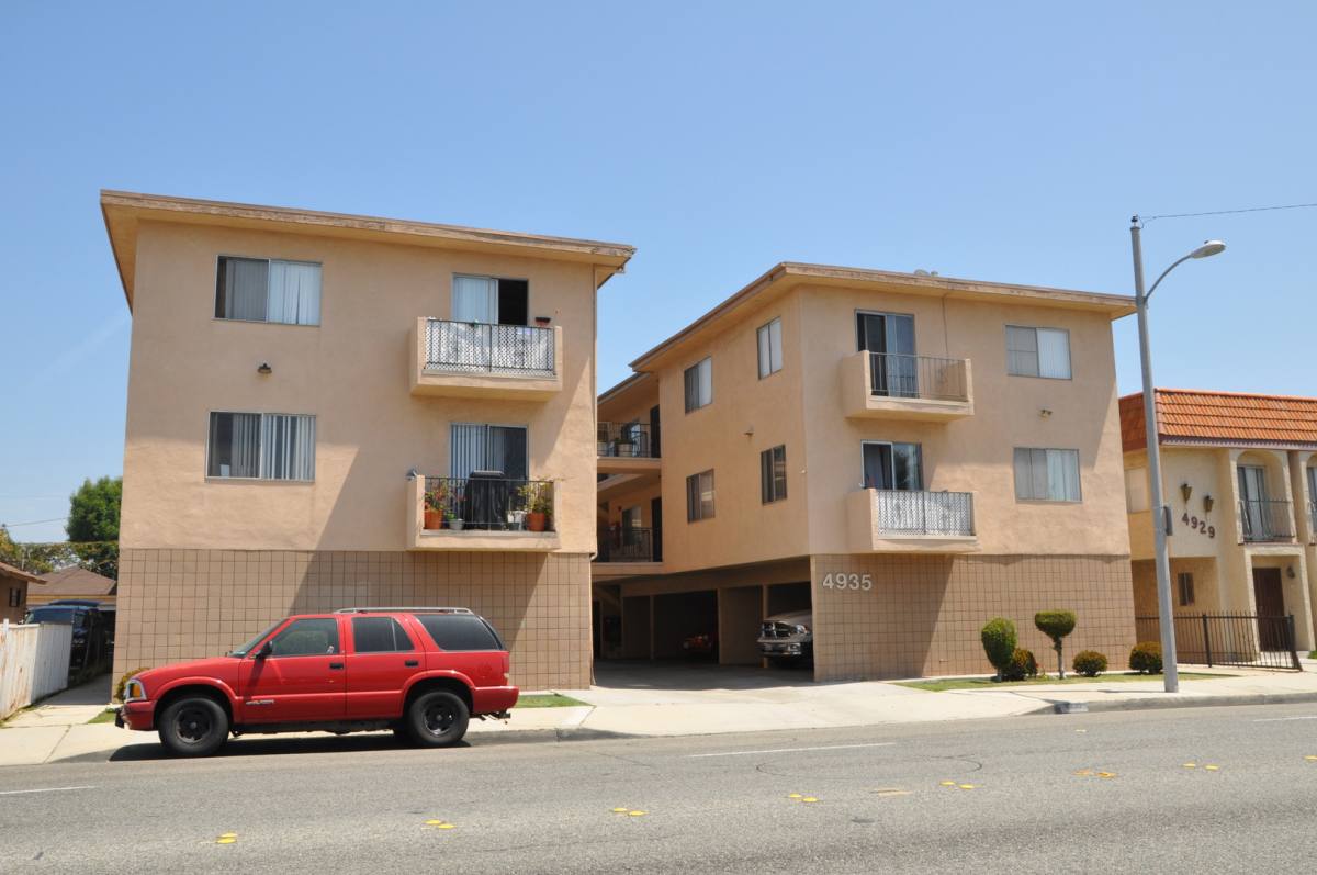 Apartment for rent at 4935 W 120th St, Hawthorne, CA 90250