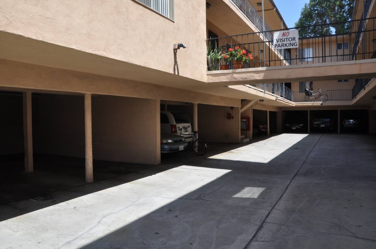 Apartment for rent at 4935 W 120th St, Hawthorne, CA 90250