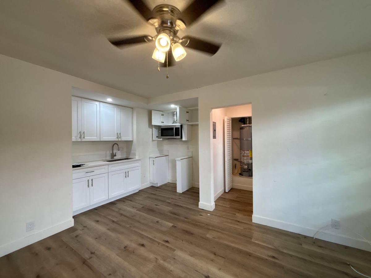 Apartment for rent at 6815 Seville Ave, Huntington Park, CA 90255