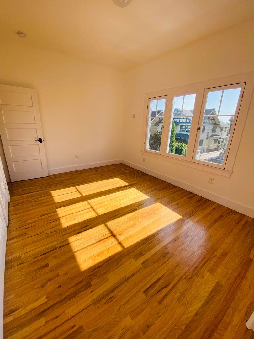 Apartment for rent at 1672 S Harvard Ave, Los Angeles, CA 90006