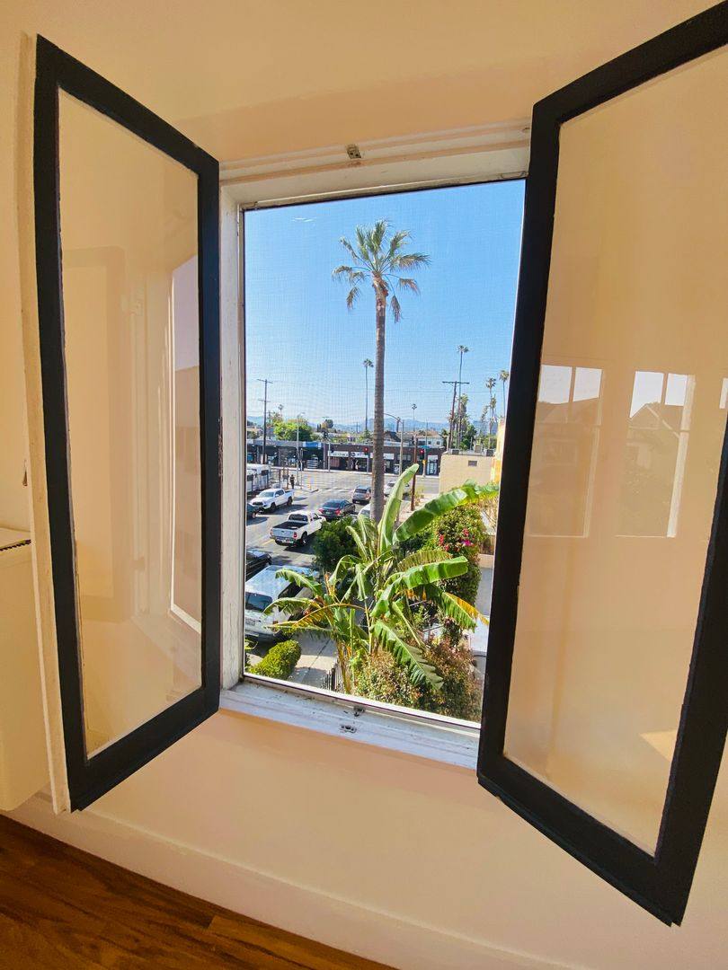 Apartment for rent at 1672 S Harvard Ave, Los Angeles, CA 90006