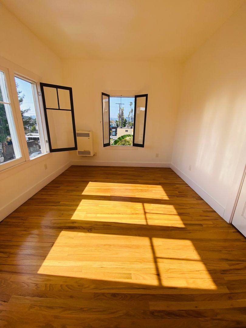Apartment for rent at 1672 S Harvard Ave, Los Angeles, CA 90006
