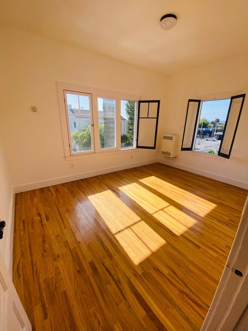 Apartment for rent at 1672 S Harvard Ave, Los Angeles, CA 90006