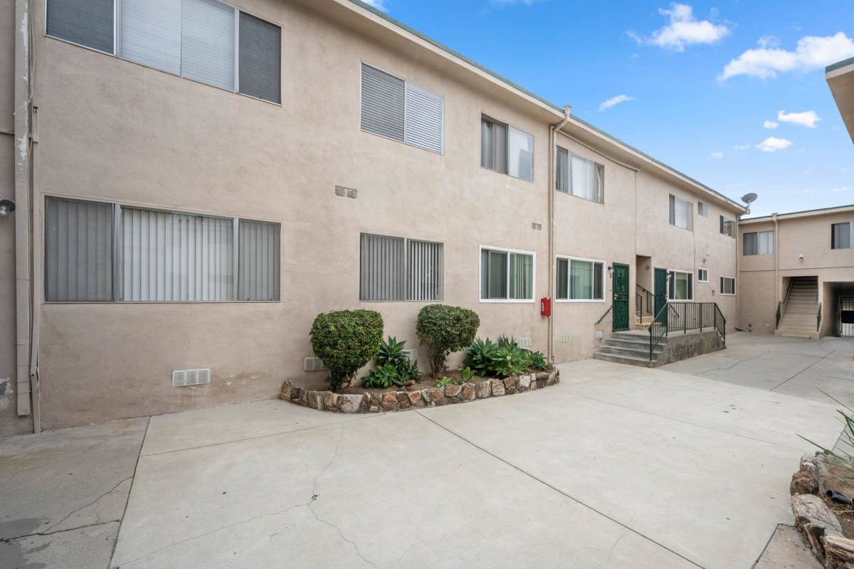 Apartment for rent at 814 Victor Ave, Inglewood, CA 90302