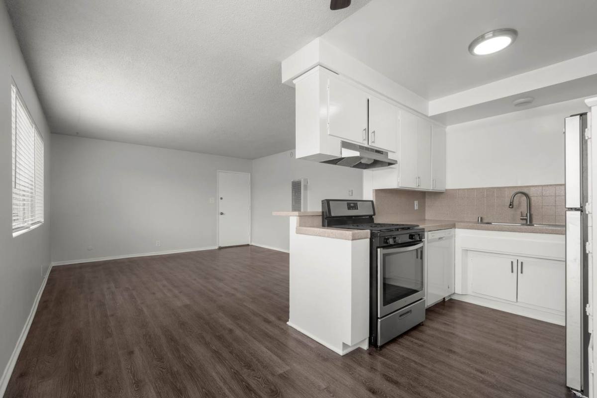 Apartment for rent at 814 Victor Ave, Inglewood, CA 90302