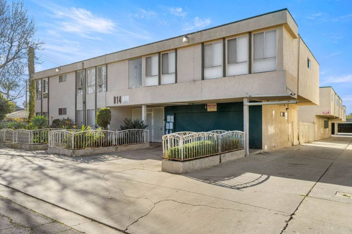 Apartment for rent at 814 Victor Ave, Inglewood, CA 90302