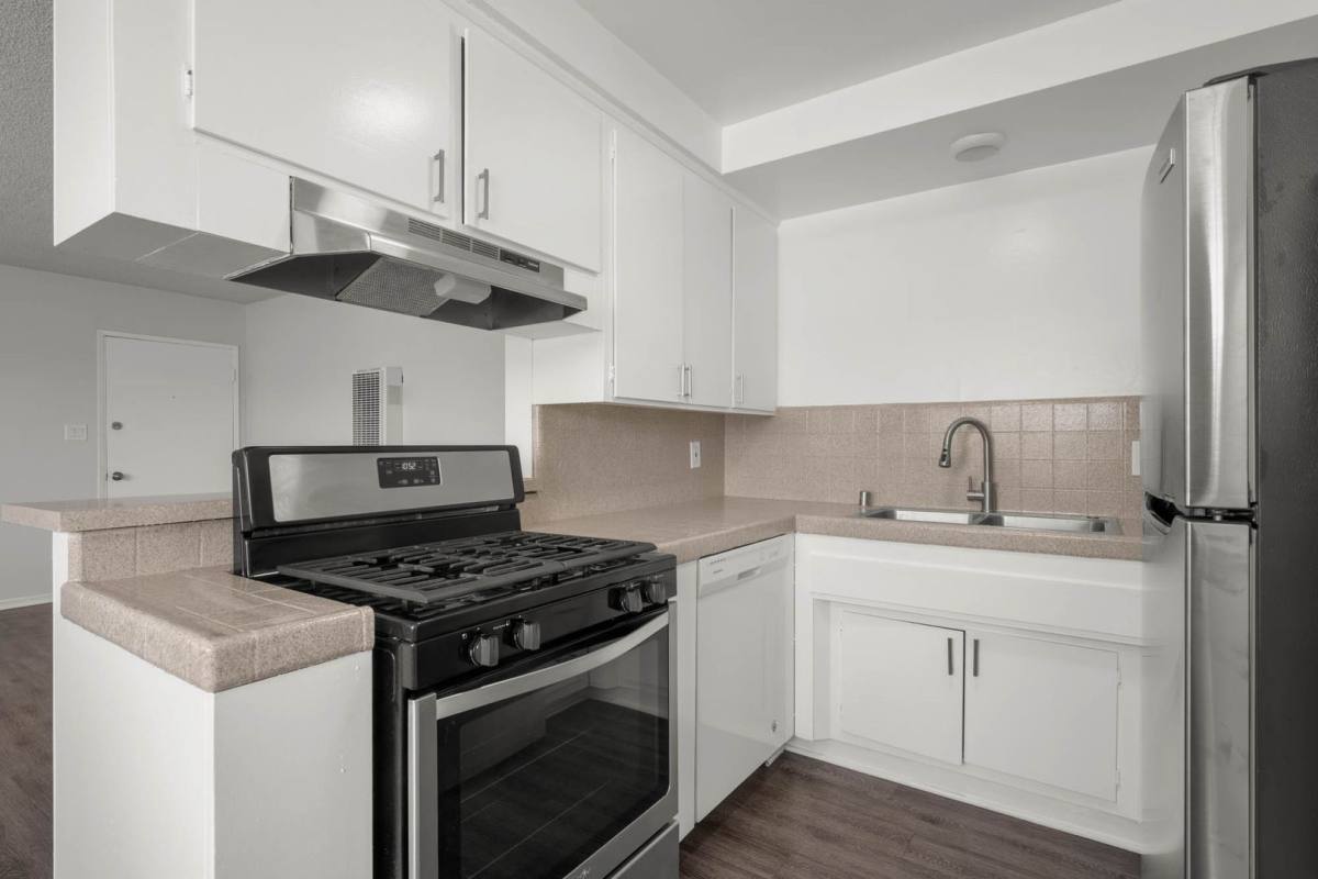 Apartment for rent at 814 Victor Ave, Inglewood, CA 90302