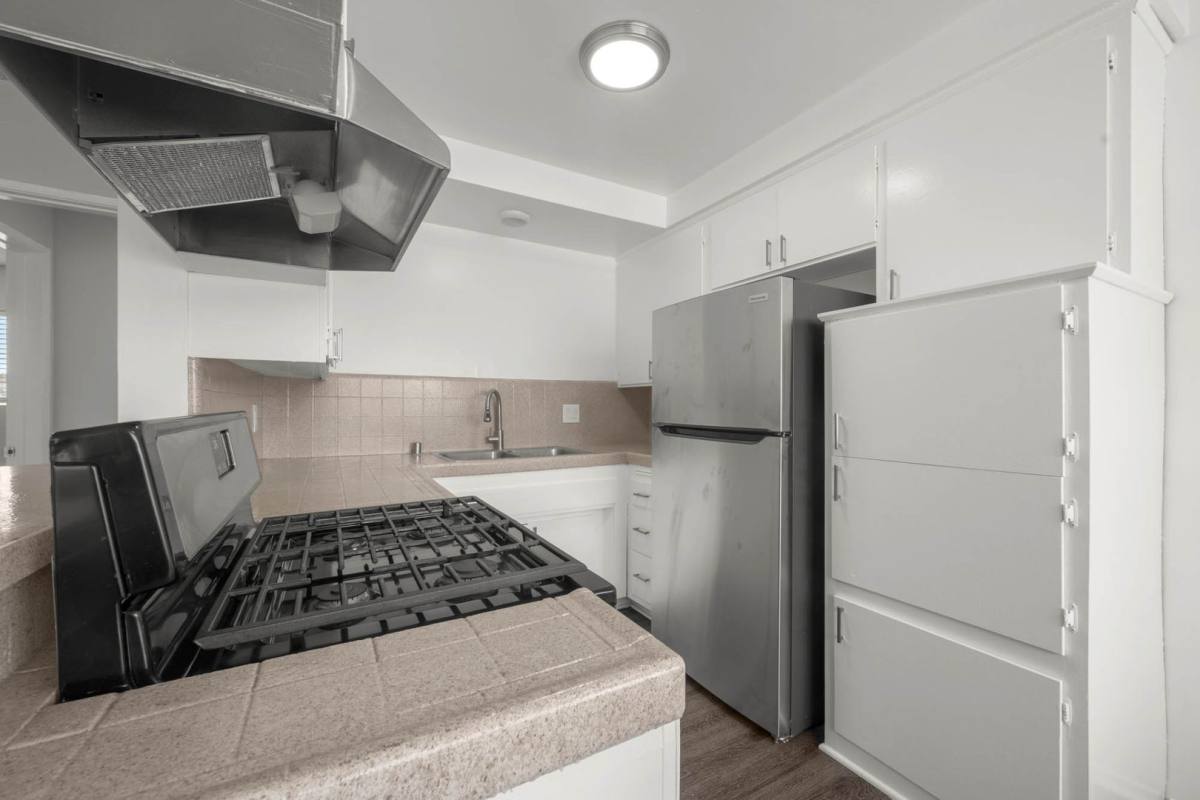 Apartment for rent at 814 Victor Ave, Inglewood, CA 90302