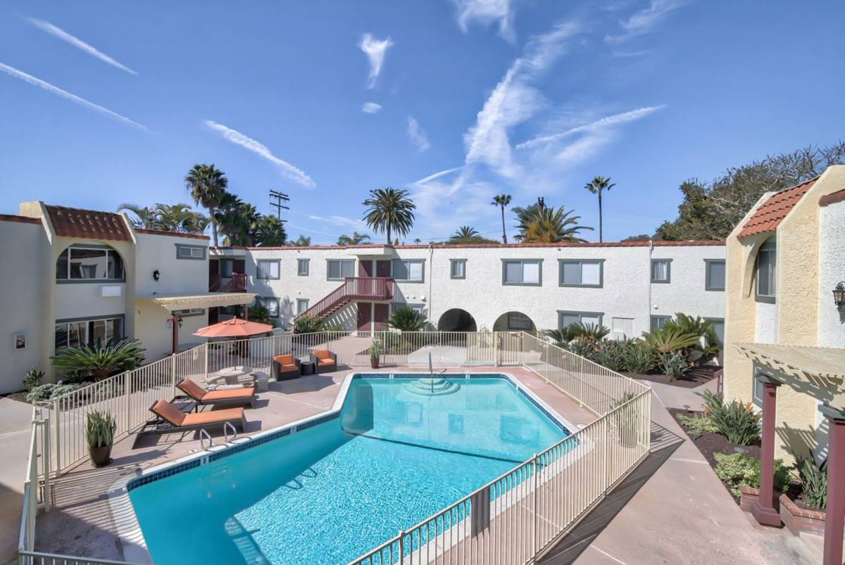 Apartment for rent at 357 Chestnut Ave, Carlsbad, CA 92008