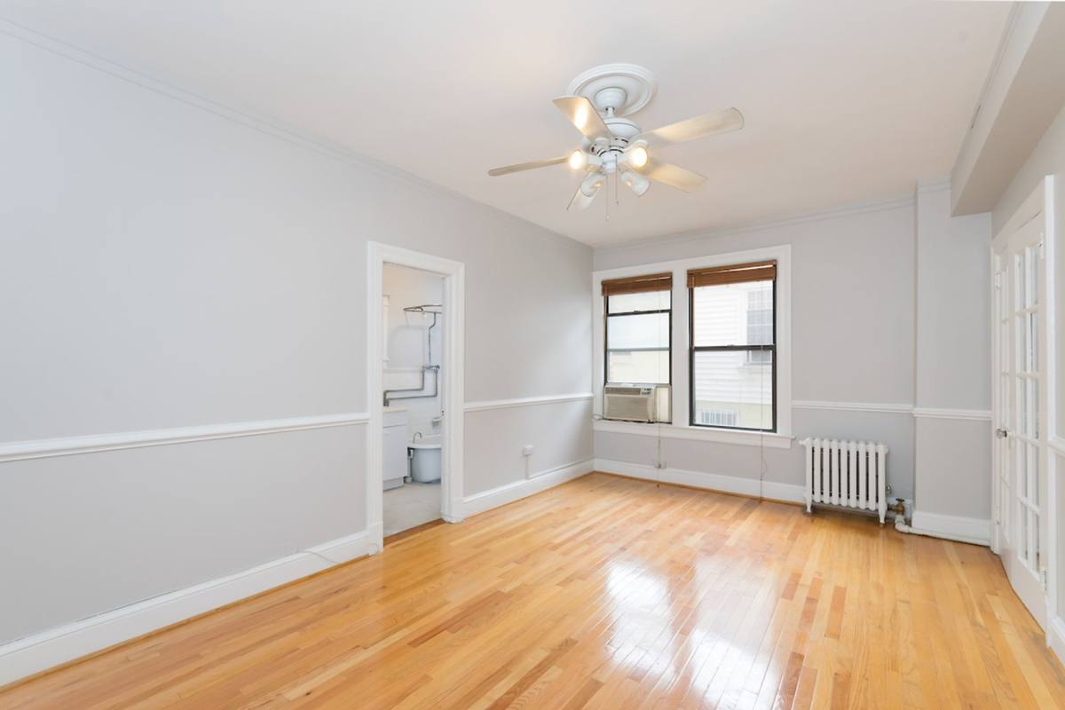 Apartment for rent at 1101 L St NW, Washington, DC 20005