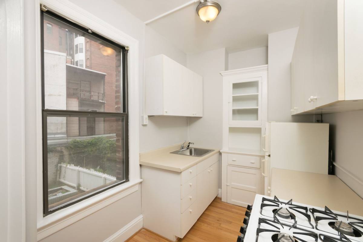 Apartment for rent at 1101 L St NW, Washington, DC 20005