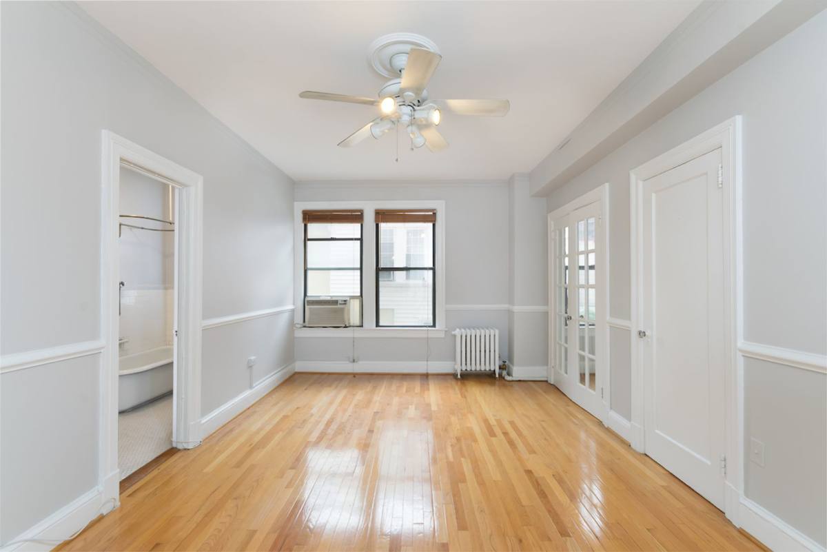 Apartment for rent at 1101 L St NW, Washington, DC 20005