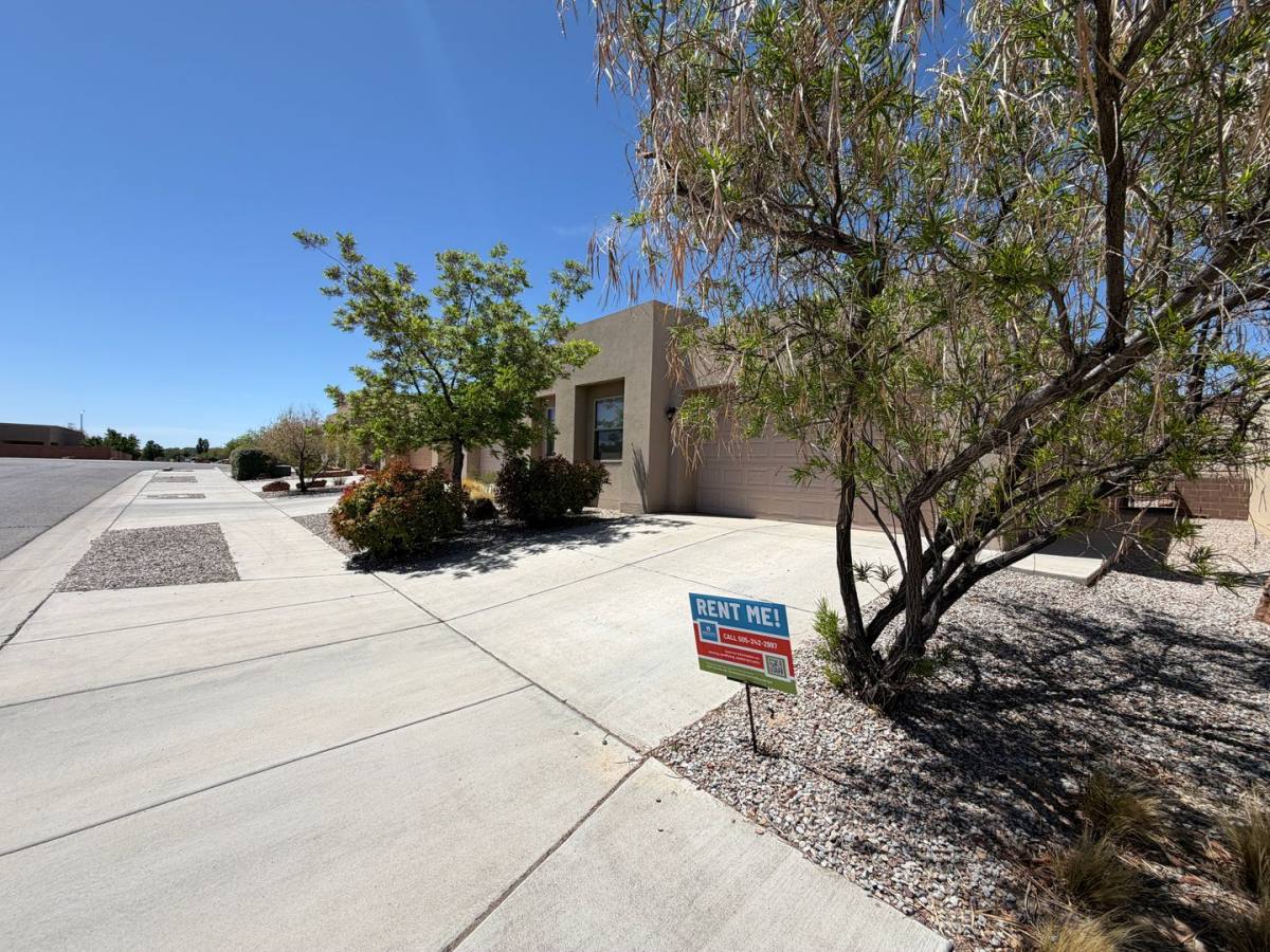 Townhouse for rent at 5019 Costa Uasca Dr NW, Albuquerque, NM 87120