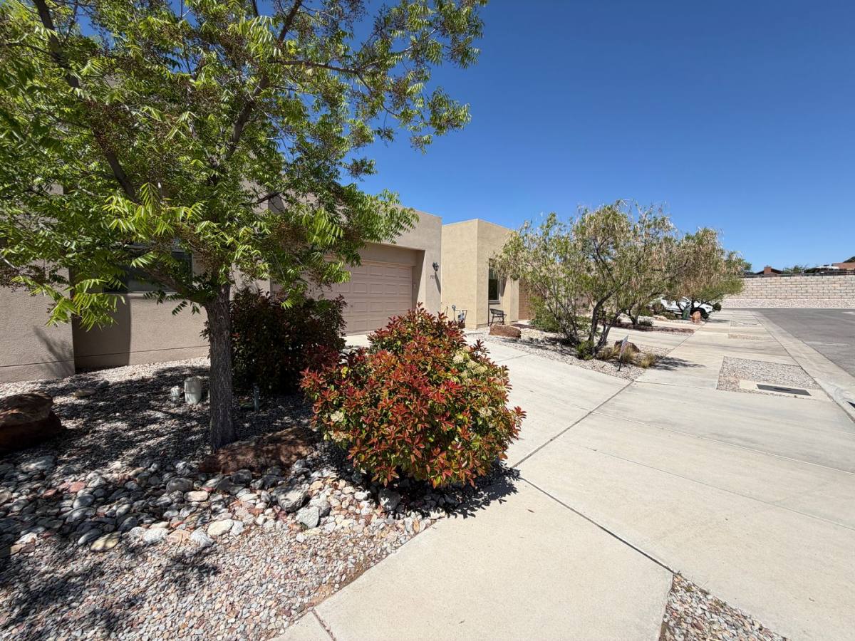 Townhouse for rent at 5019 Costa Uasca Dr NW, Albuquerque, NM 87120