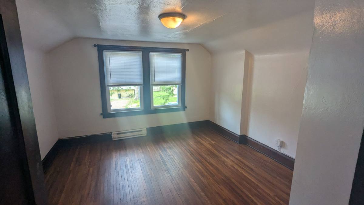 Apartment for rent at 211 W Wellington, Waterloo, IA 50702