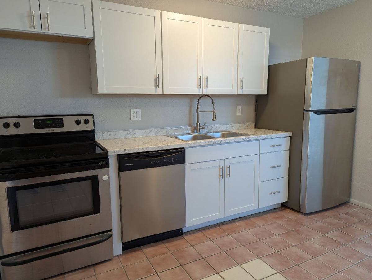 Townhouse for rent at 5607 20th St W, Bradenton, FL 34207