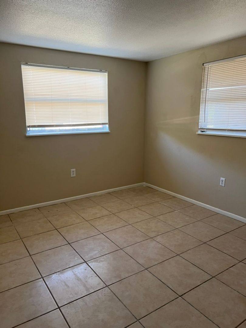 Apartment for rent at 1208 12th Ave W #B, Palmetto, FL 34221