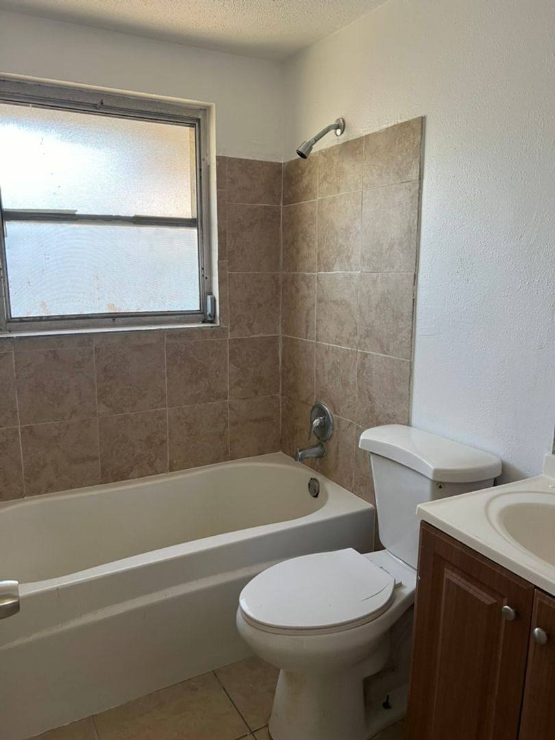 Apartment for rent at 1208 12th Ave W #B, Palmetto, FL 34221
