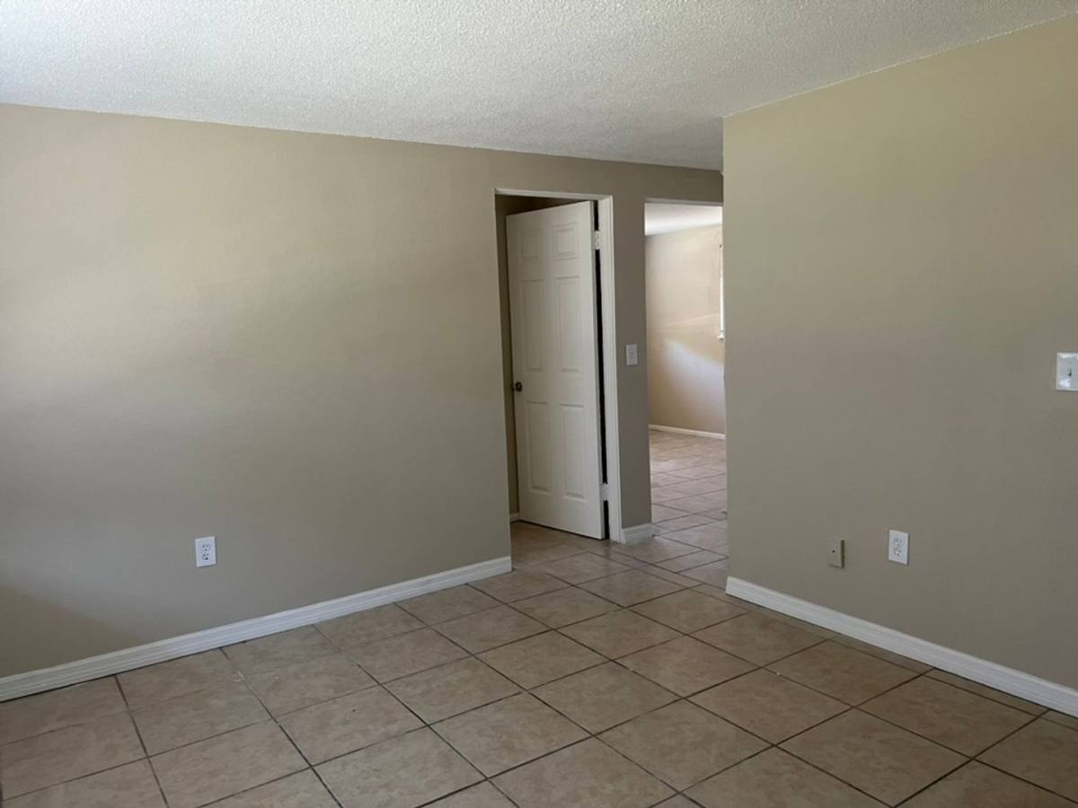 Apartment for rent at 1208 12th Ave W #B, Palmetto, FL 34221
