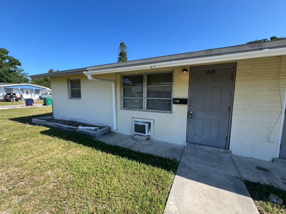 Apartment for rent at 1208 12th Ave W #B, Palmetto, FL 34221
