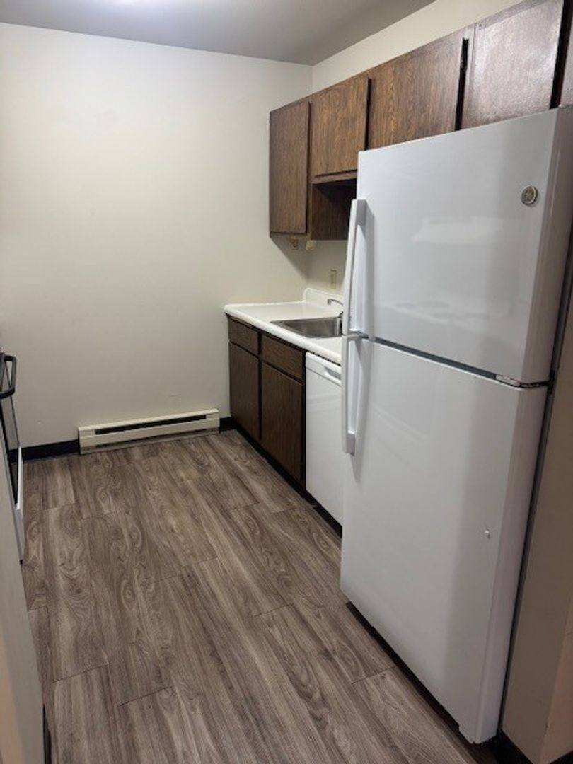 Apartment for rent at 557 E Park Ave, Chippewa Falls, WI 54729