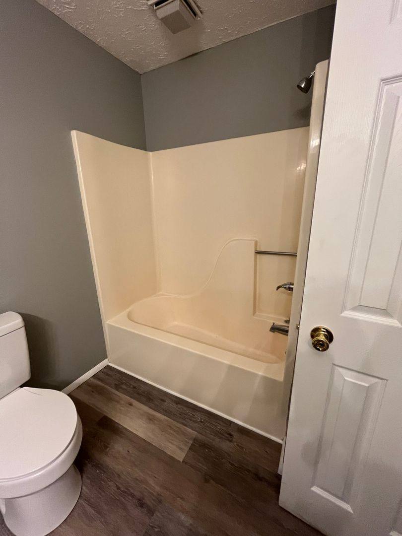 Apartment for rent at 501- 507 W Ashland, Muncie, IN 47303
