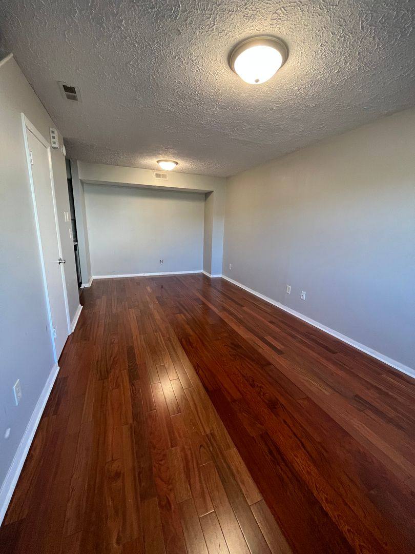 Apartment for rent at 501- 507 W Ashland, Muncie, IN 47303