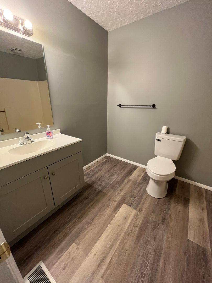 Apartment for rent at 501- 507 W Ashland, Muncie, IN 47303