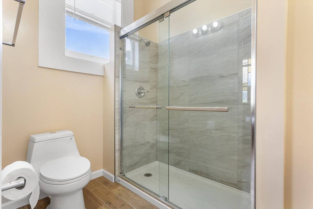 Apartment for rent at 2061 Central Ave, Alameda, CA 94501