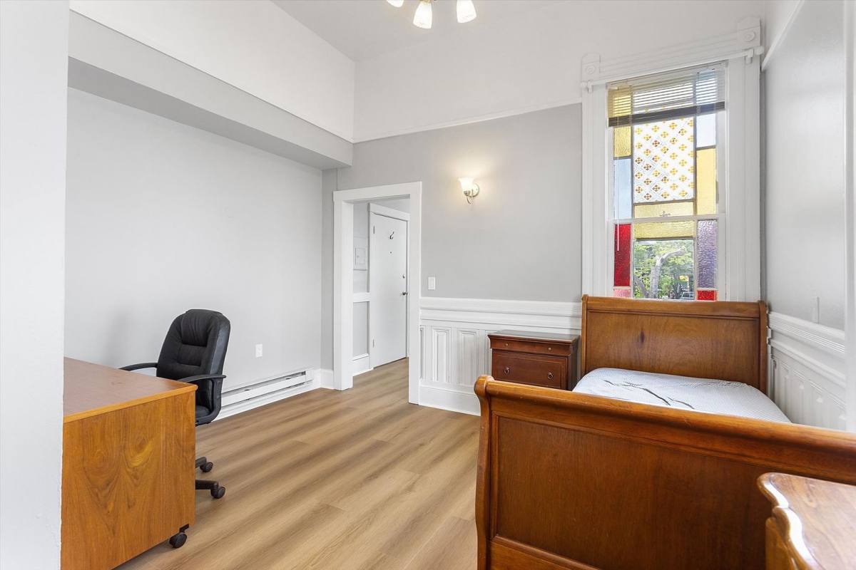 Apartment for rent at 2061 Central Ave, Alameda, CA 94501