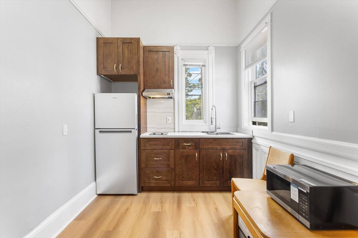 Apartment for rent at 2061 Central Ave, Alameda, CA 94501