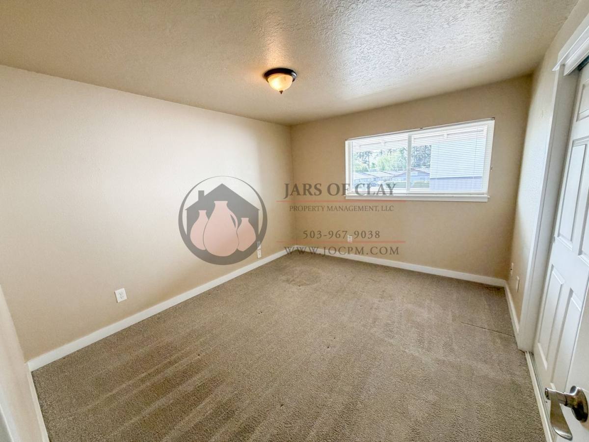 Apartment for rent at 621-646 Plymouth Dr NE, Salem, OR 97303