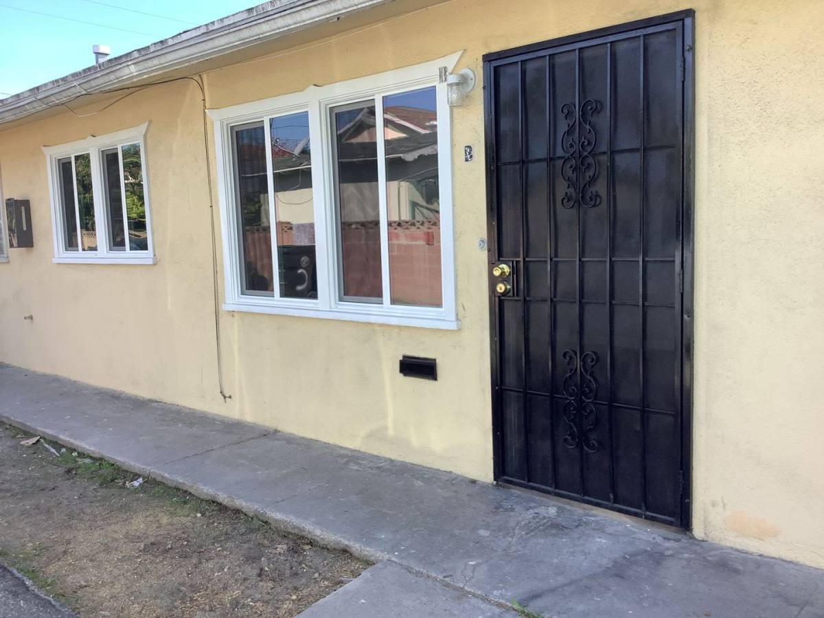 Apartment for rent at 6240 S Woodlawn Ave, Bell Gardens, CA 90201