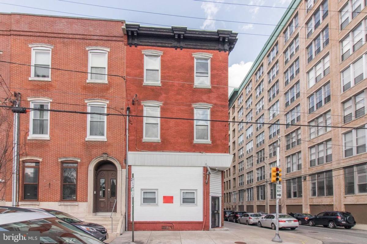Apartment for rent at 641 N 15th St #4, Philadelphia, PA 19130