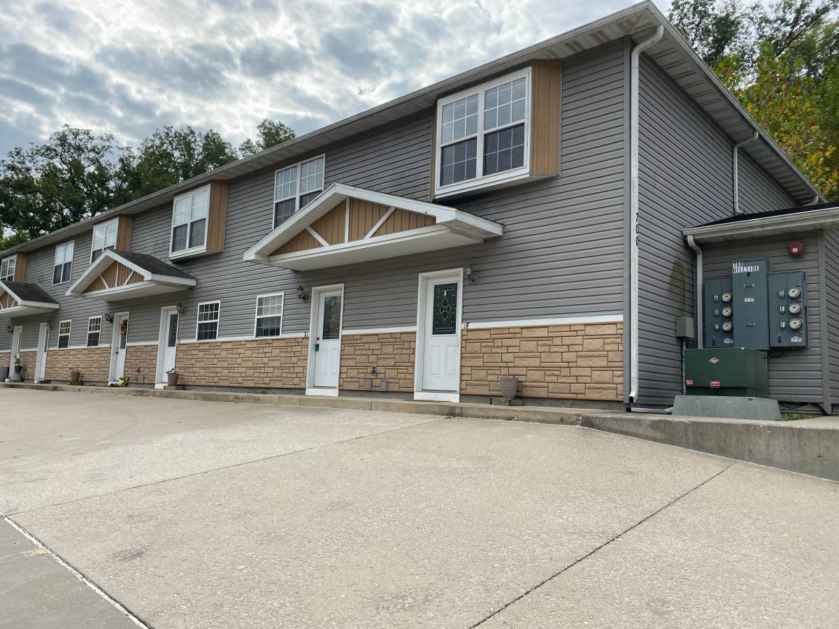 Apartment for rent at 700 Hillside, Waynesville, MO 65583