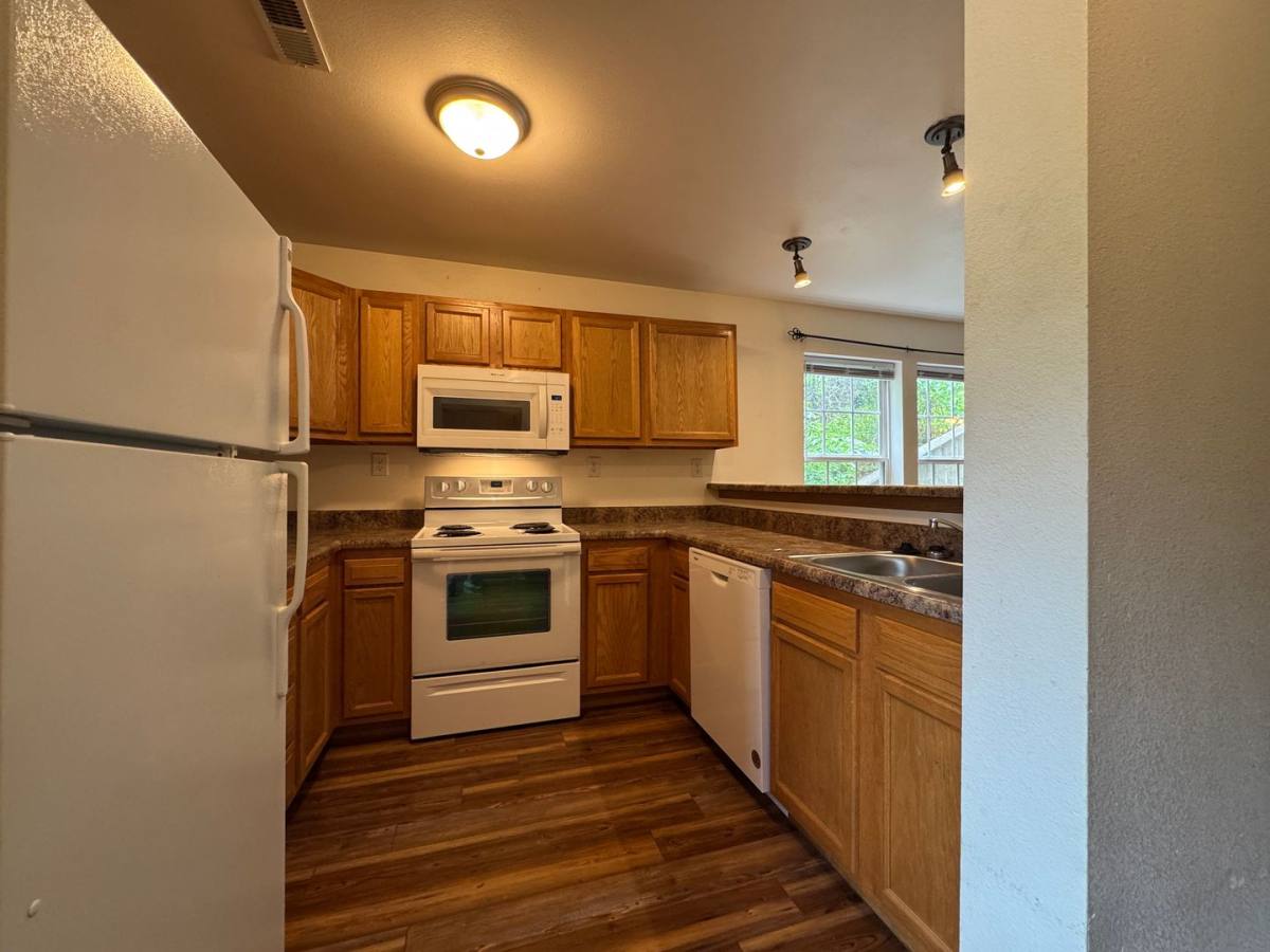 Apartment for rent at 700 Hillside, Waynesville, MO 65583