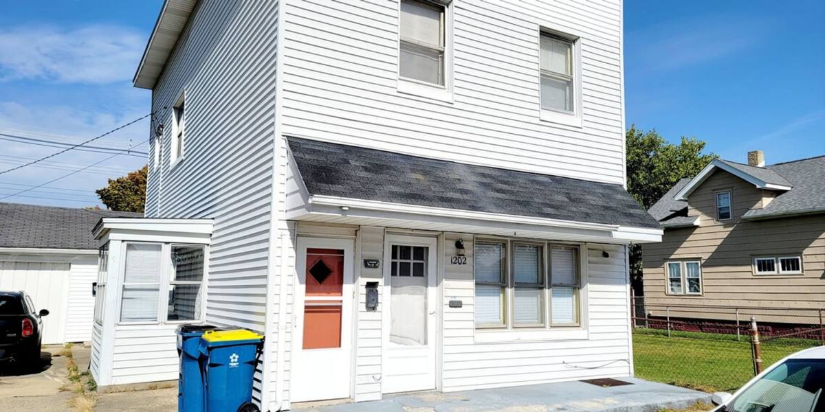 Apartment for rent at 1202 W 7th St, Mishawaka, IN 46544