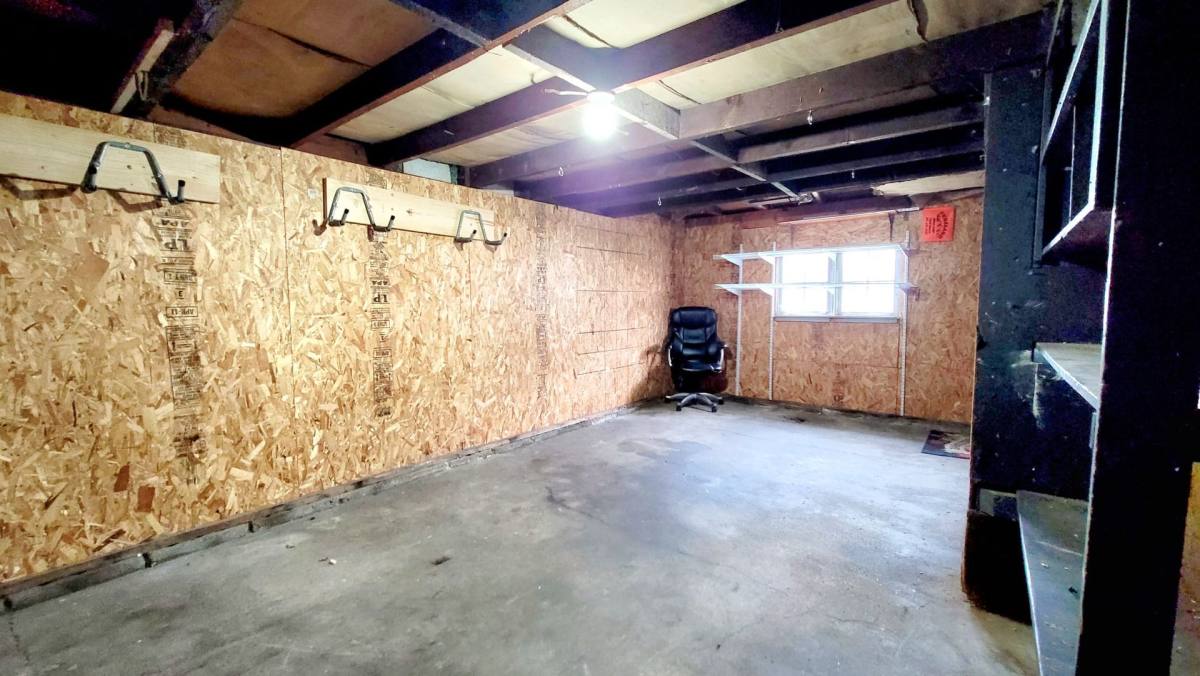Apartment for rent at 1202 W 7th St, Mishawaka, IN 46544