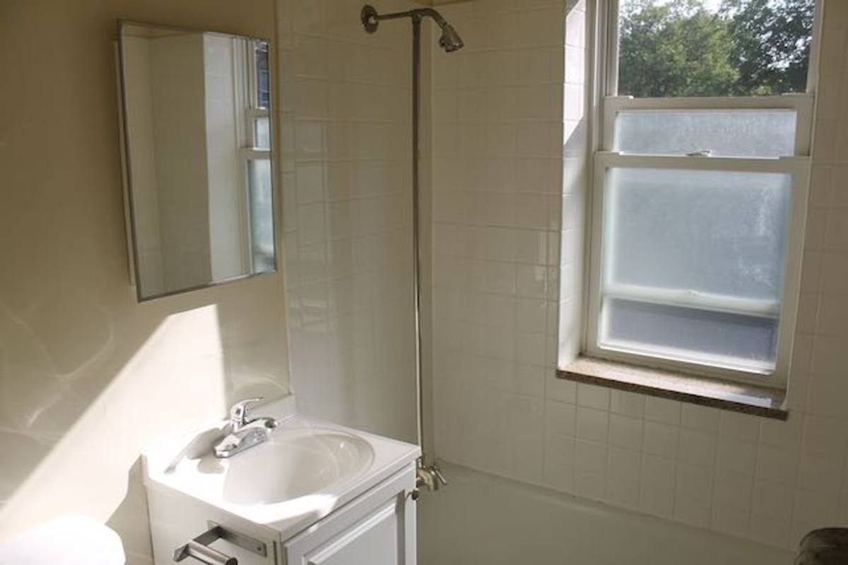 Apartment for rent at 816 Simpson St, Evanston, IL 60201