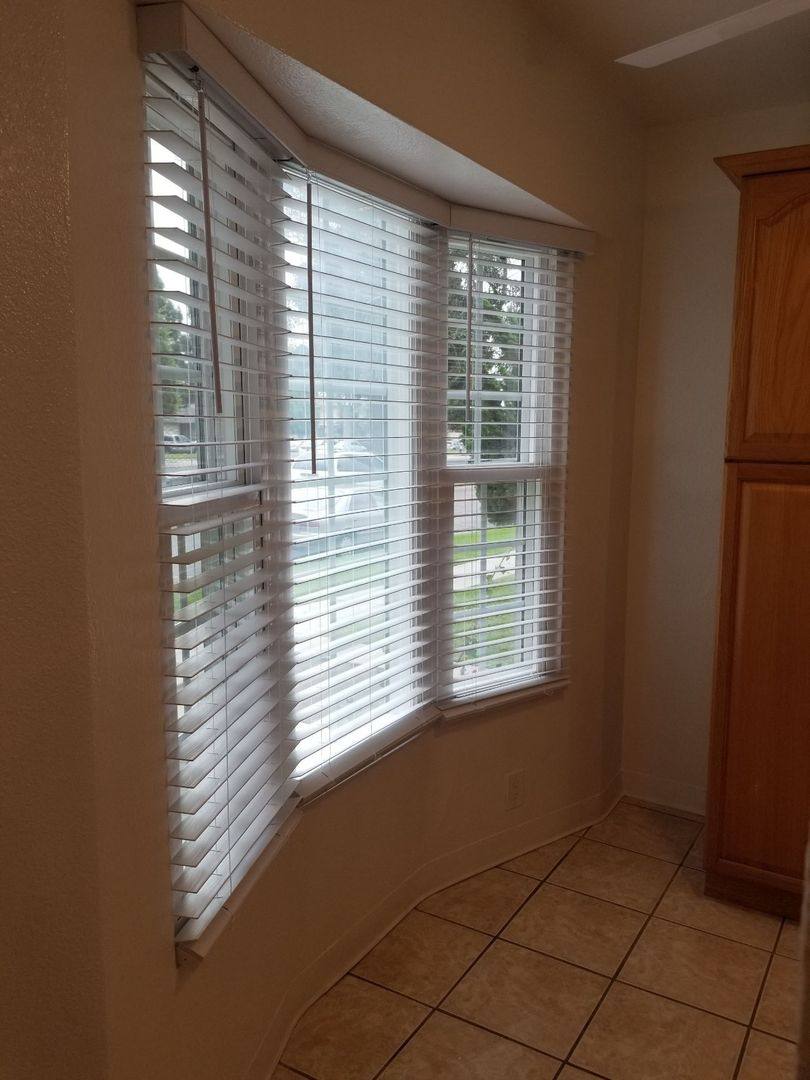 Apartment for rent at 10519 Crenshaw Blvd, Inglewood, CA 90303