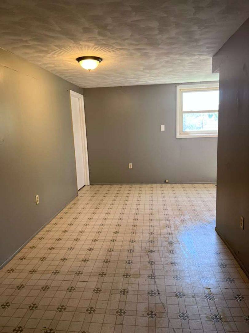 Apartment for rent at 1024 3rd Ave, Duncansville, PA 16635