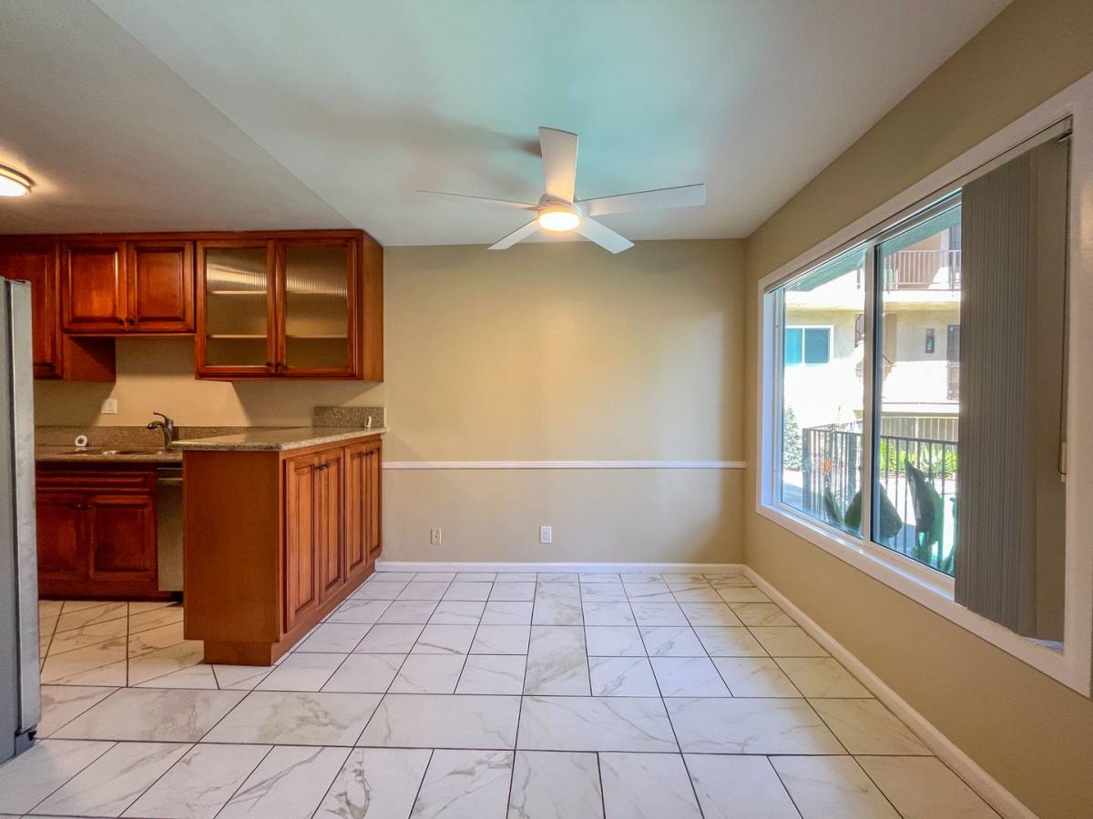 Apartment for rent at 4601 Coliseum St, Los Angeles, CA 90016