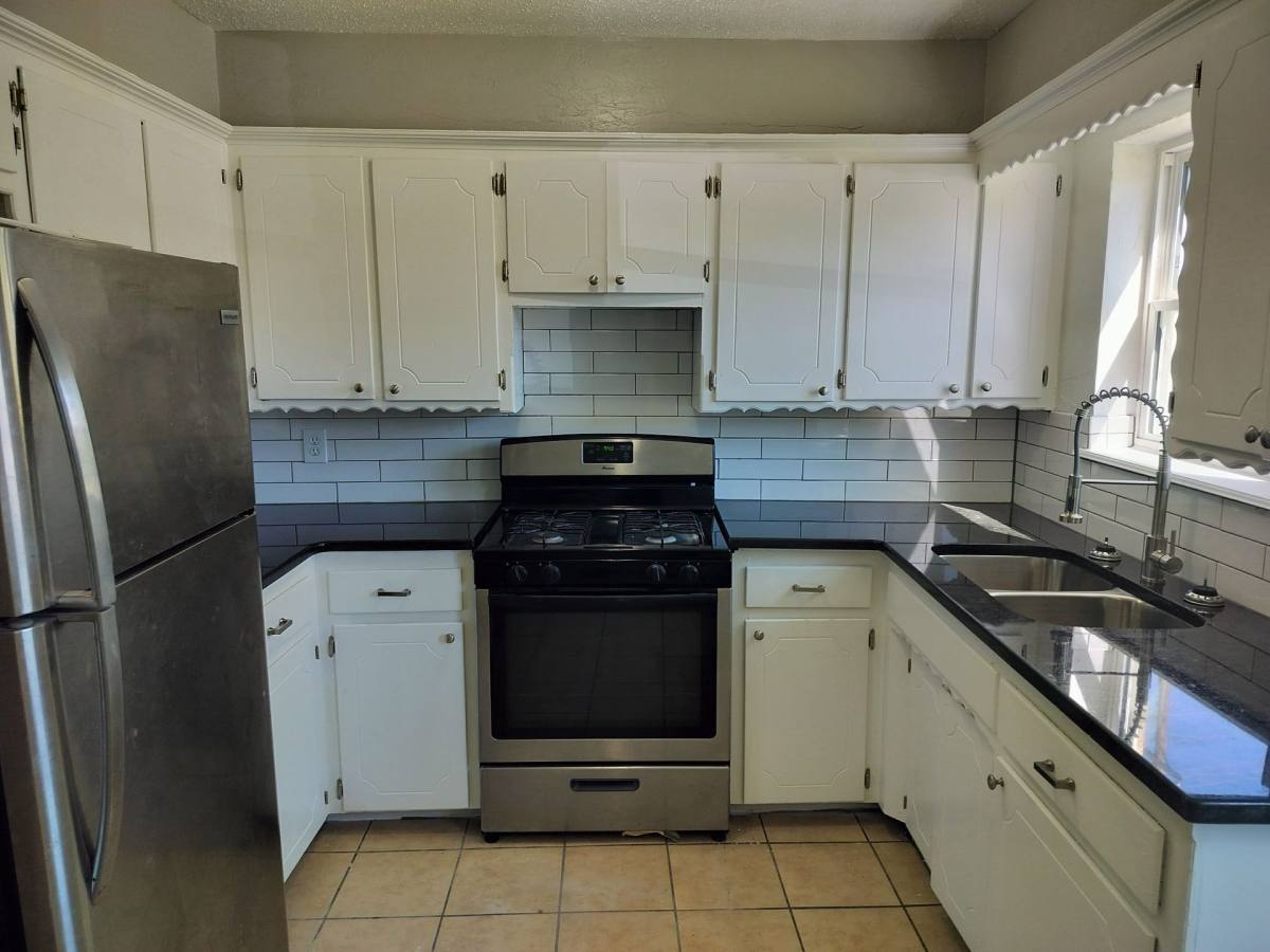 Apartment for rent at 301 N University Dr, Edmond, OK 73034