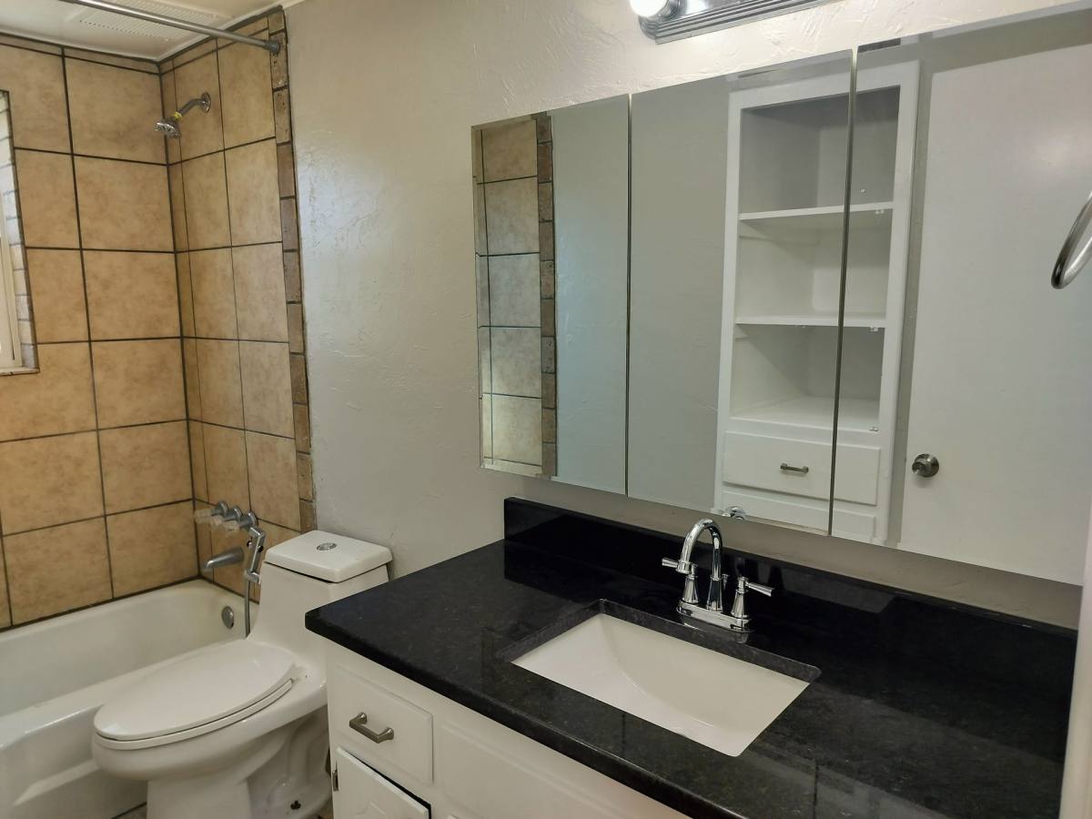 Apartment for rent at 301 N University Dr, Edmond, OK 73034