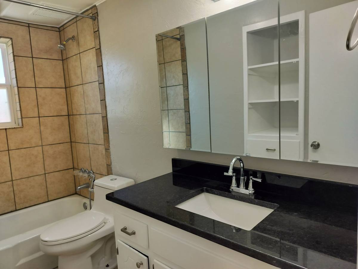 Apartment for rent at 301 N University Dr, Edmond, OK 73034