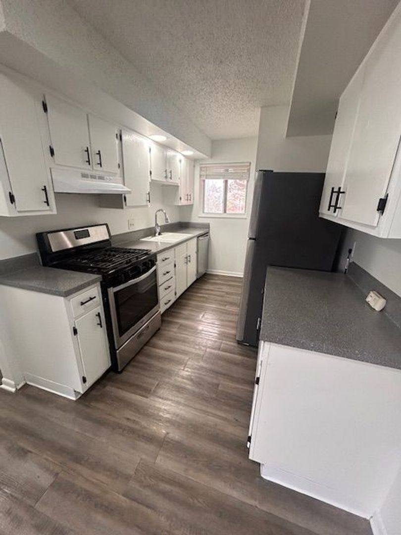 Apartment for rent at 5133 NW Kalivas Circle, Riverside, MO 64150