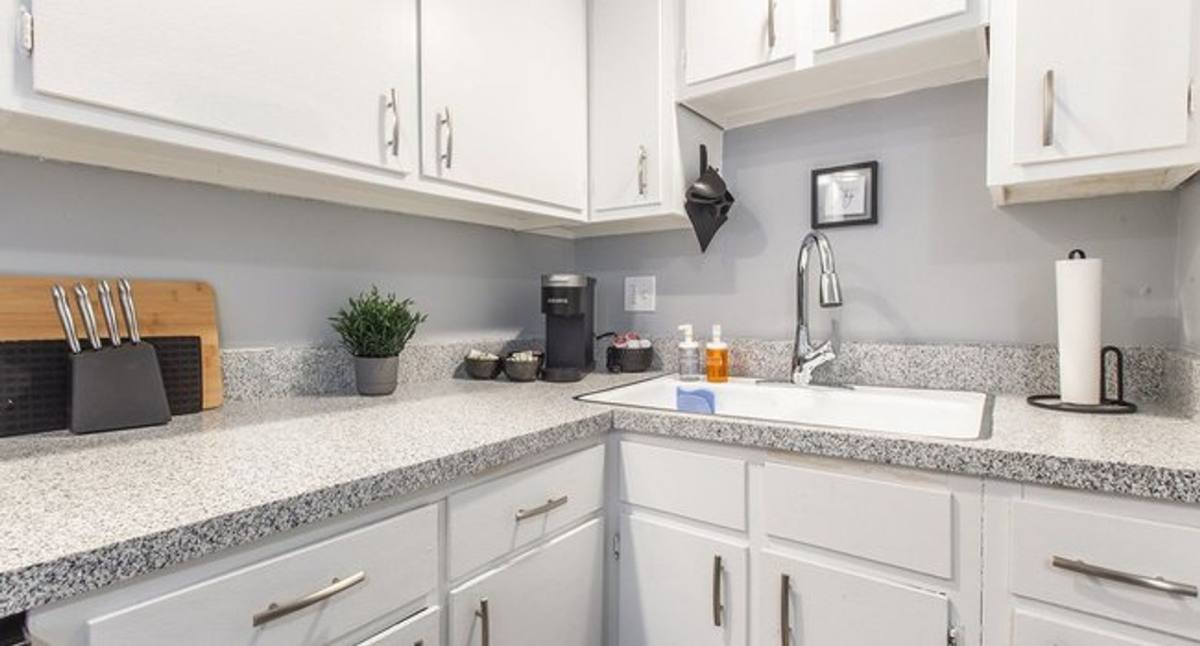 Apartment for rent at 5133 NW Kalivas Circle, Riverside, MO 64150