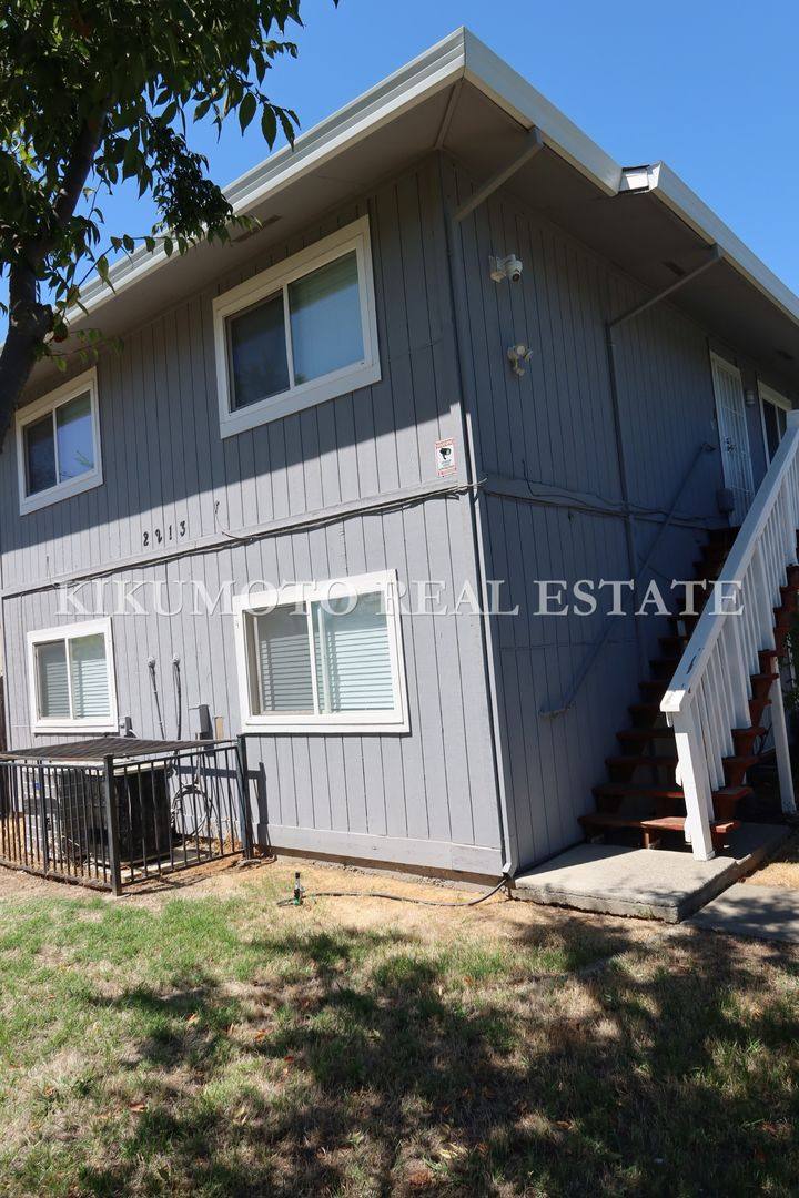 Apartment for rent at 2213 15th Ave, Sacramento, CA 95822