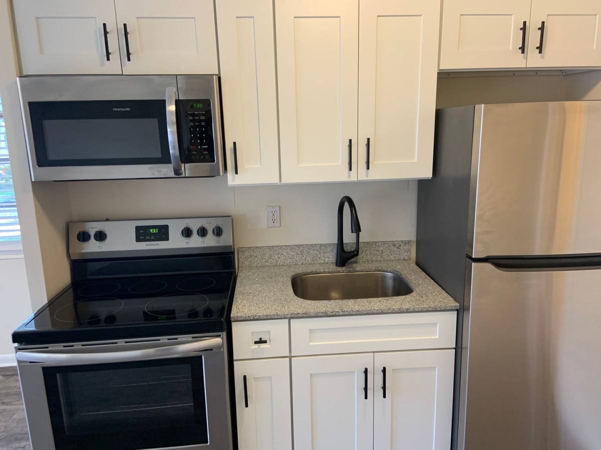 Apartment for rent at 1030 N Victoria Park Rd, Fort Lauderdale, FL 33304