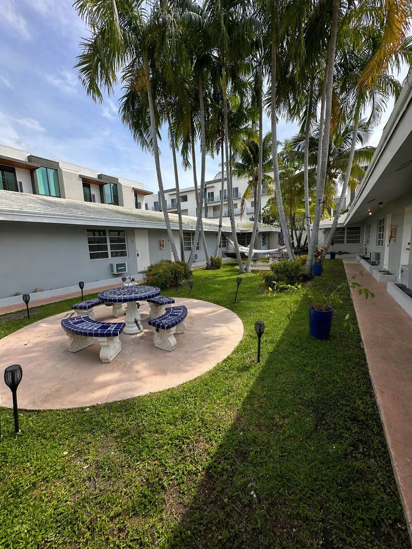 Apartment for rent at 1030 N Victoria Park Rd, Fort Lauderdale, FL 33304